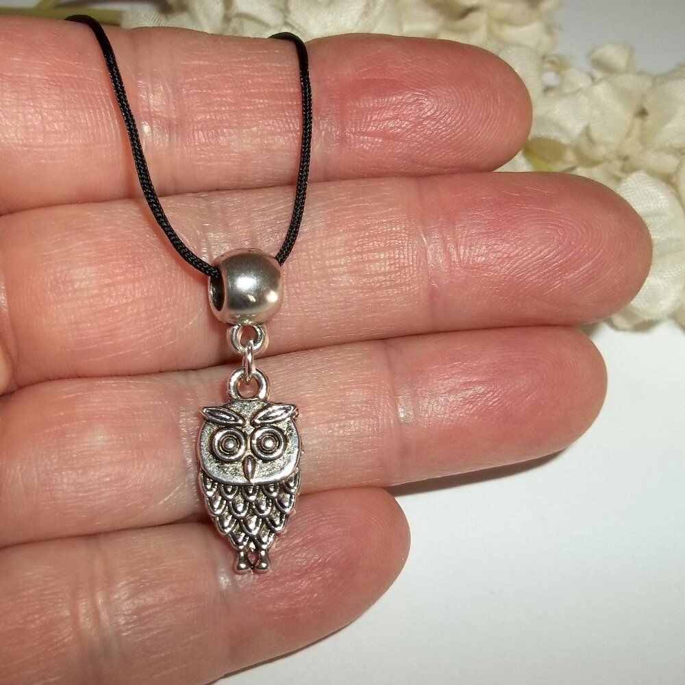 Small Silver Owl Necklace Pendant Charm Jewelry Gift Fashion Accessory Girl C787 - Picture 1 of 5